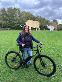 Diana mit ihrem neuen E-Bike